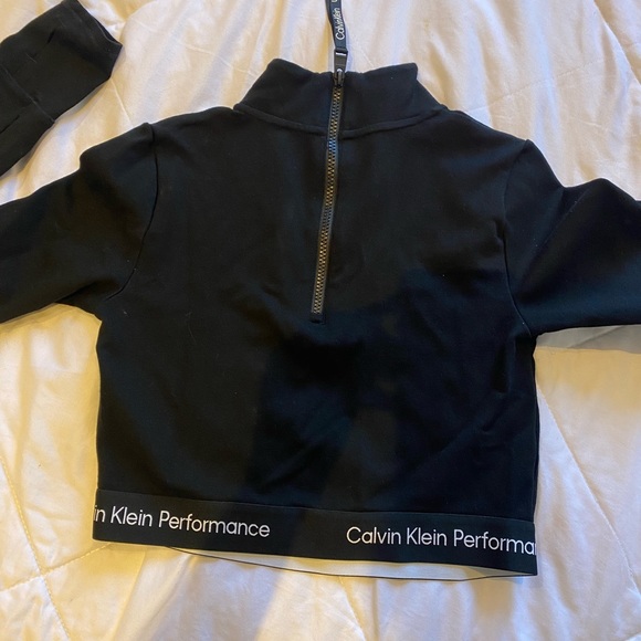 Calvin Klein crop top size s - Picture 3 of 3
